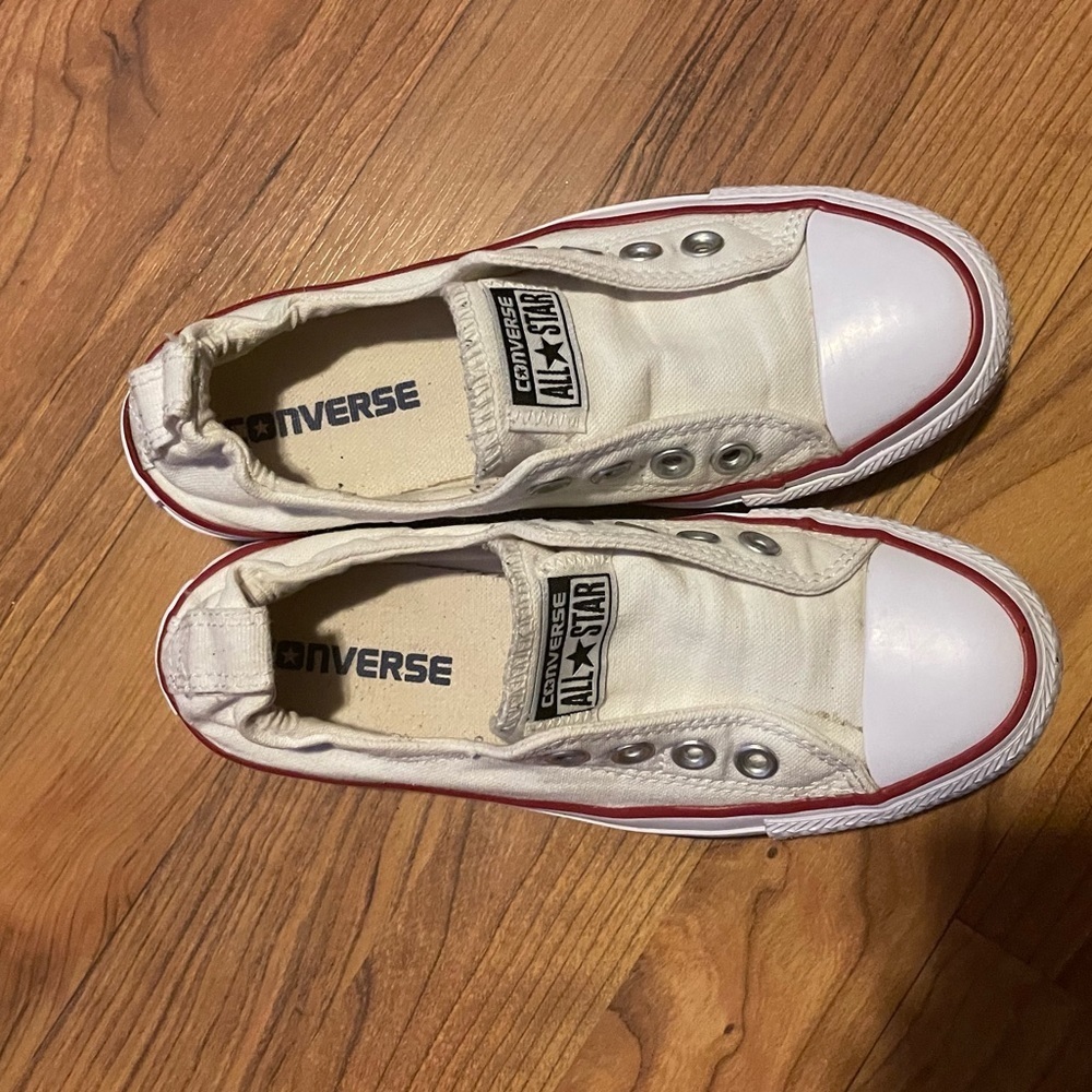 Converse Off white shoes